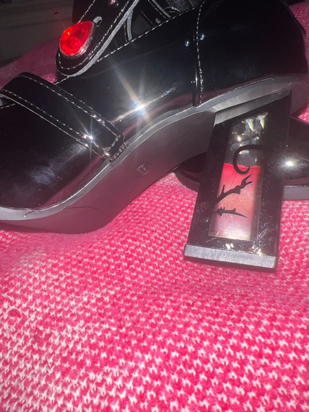 Black Patent Mary Jane Ankle-Strap with Red Gems and Rose Heeled Accent Sz.38 EU - Picture 5 of 9